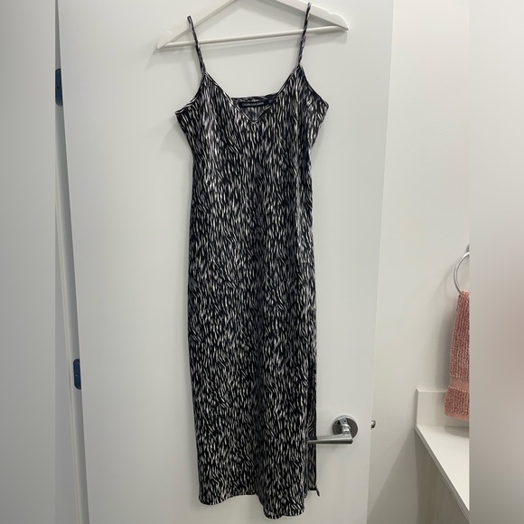 Mild length silky slip dress - Picture 2 of 6